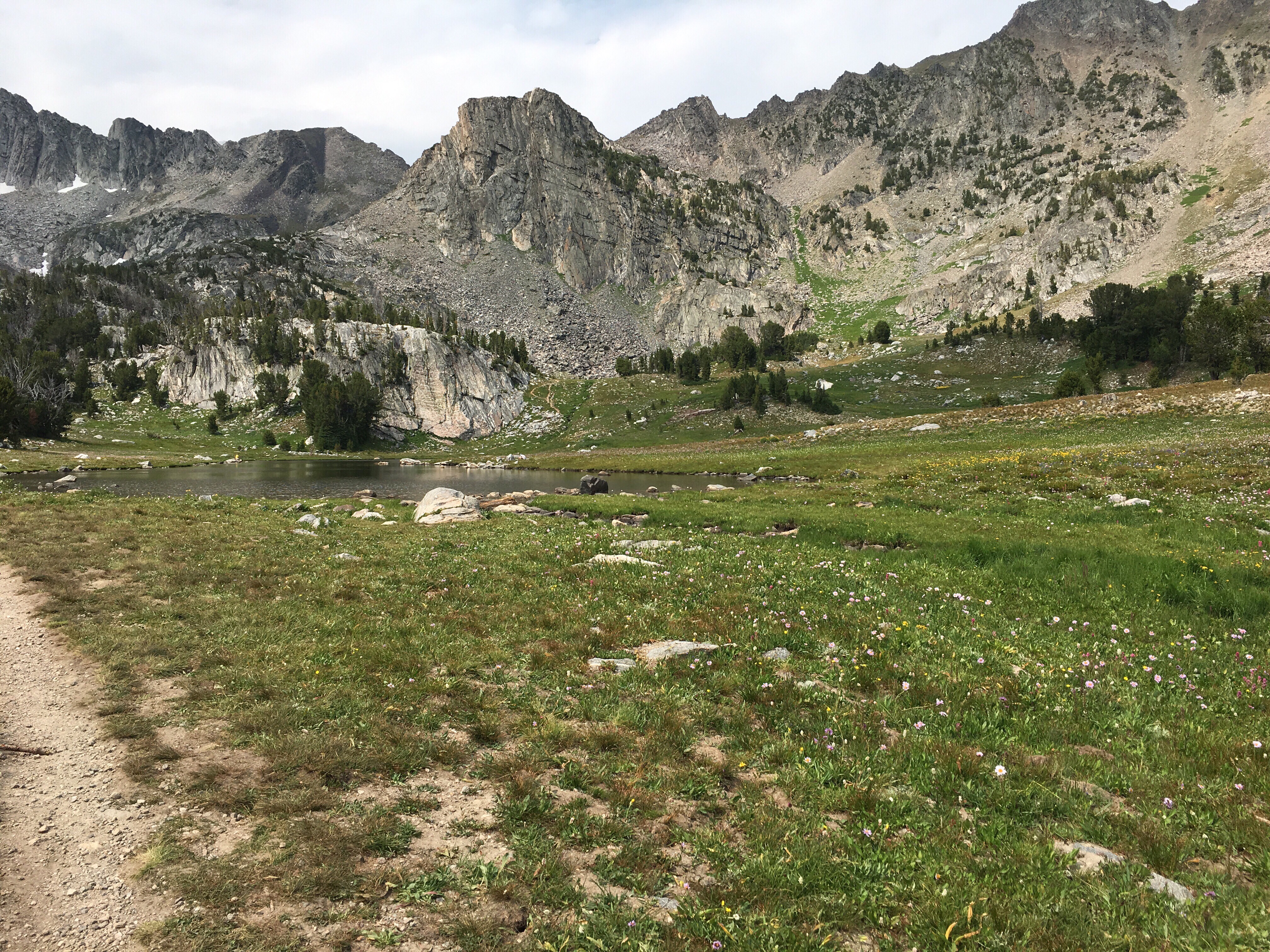 Beehive Basin Trail